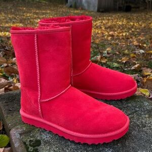 UGG Classic Red Short Boot Size 8 Rare Samba Red Color